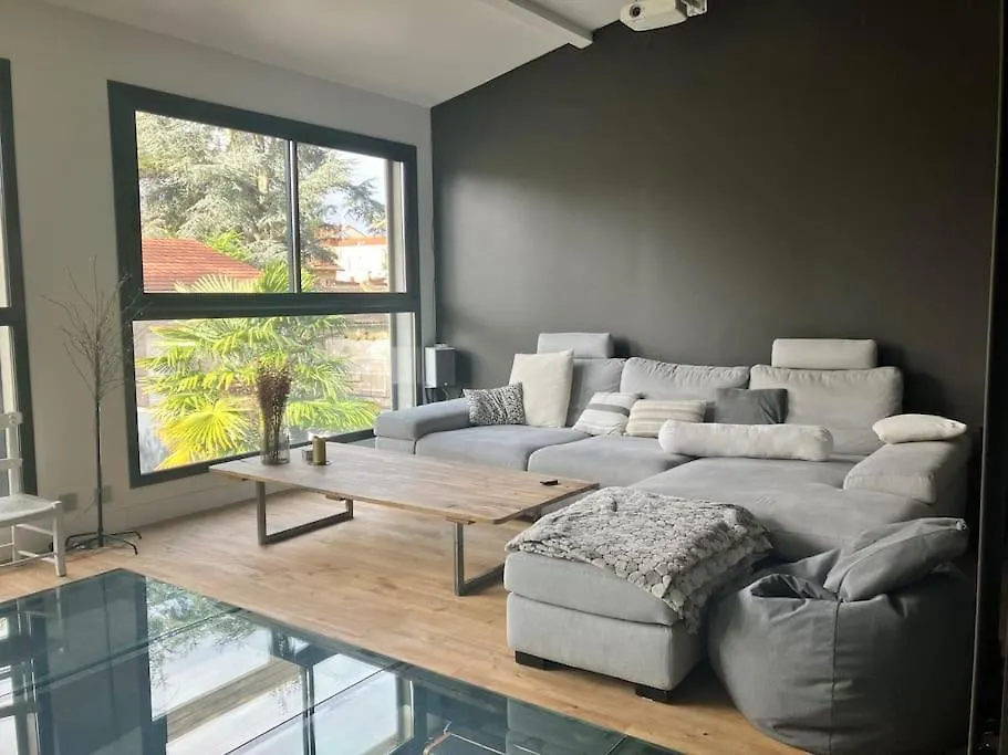 Holiday home Maison Le Blanc-Mesnil Proche Paris Stade De France Aeroports France