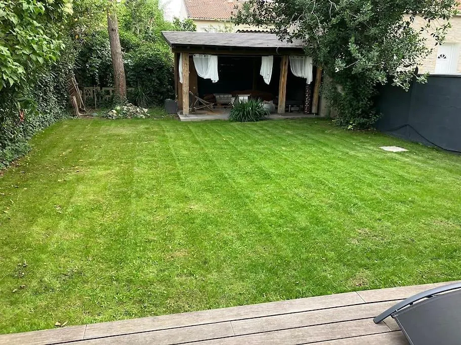 Holiday home Maison Le Blanc-Mesnil Proche Paris Stade De France Aeroports